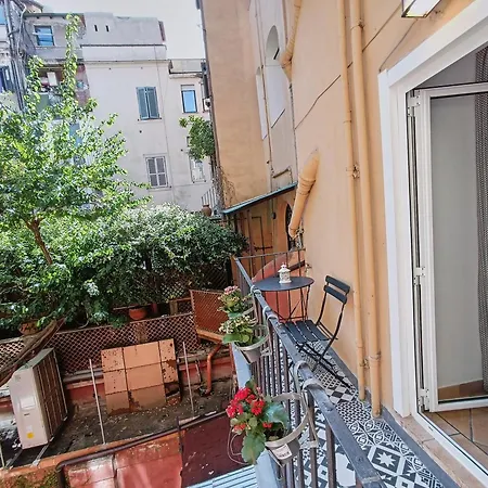 Mini Studio Con Balcone A Piazza Del Popolo-3